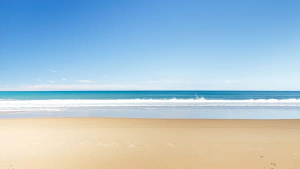 Na Praia de Nudismo